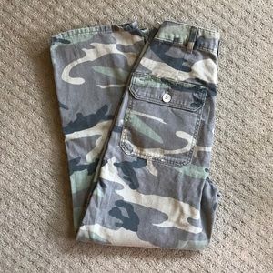 TOPSHOP Camo Utility Pants NEW NEVER WORN size 2